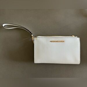 WHITE MICHAEL KORS WRISTLET LIKE NEW